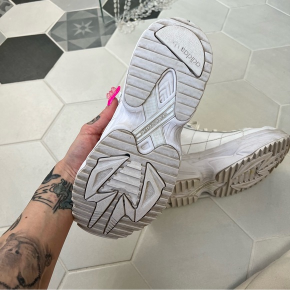 Adidas sneaker boots - size 8 - Picture 5 of 5